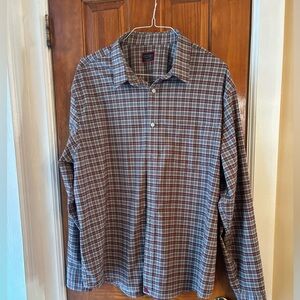 Men’s UNTUCKit  button down shirt
Size 3xl
Like new condition